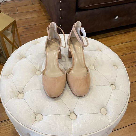 Ann Taylor - Close Toe Shoe - Picture 2 of 4